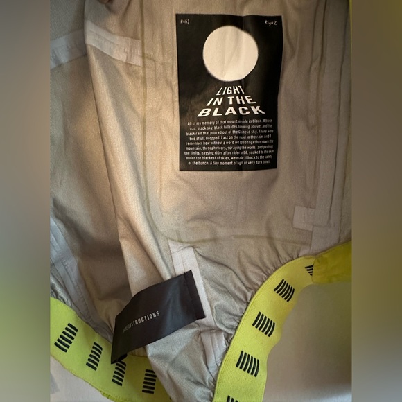 Rapha Women’s Pro Team Rain Jacket Yellow, Small - Picture 4 of 5